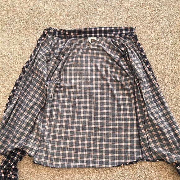 Fitted Blue Plaid Flannel with Patch Pockets M/L - Picture 3 of 8